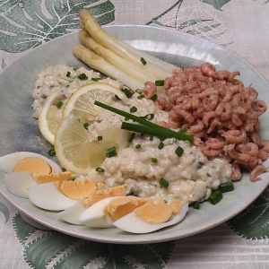 Citroenrisotto met asperges en grijze garnalen - receptenwijzer.be