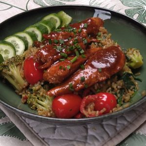 Terriyaki kippenhaasjes met rijst, broccoli en spinazie - receptenwijzer.be