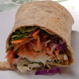 Volkoren wrap met kibbeling - receptenwijzer.be